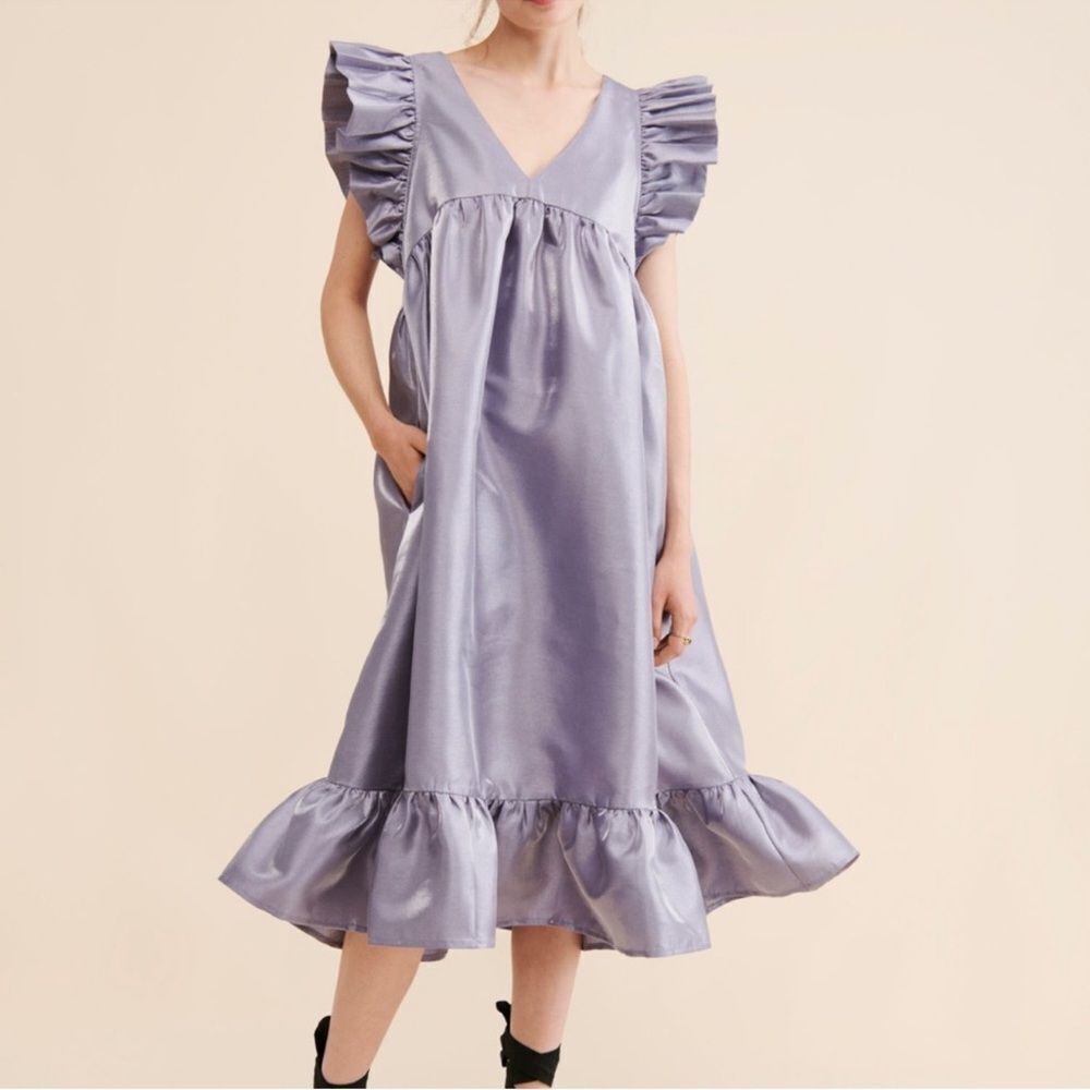 Dhruv Kapoor Metallic Lilac Dress
BB11